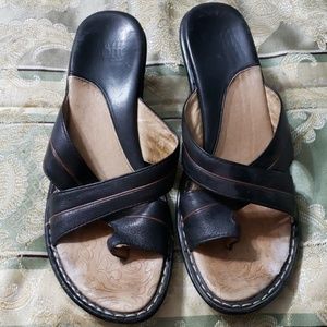 Born black sandals